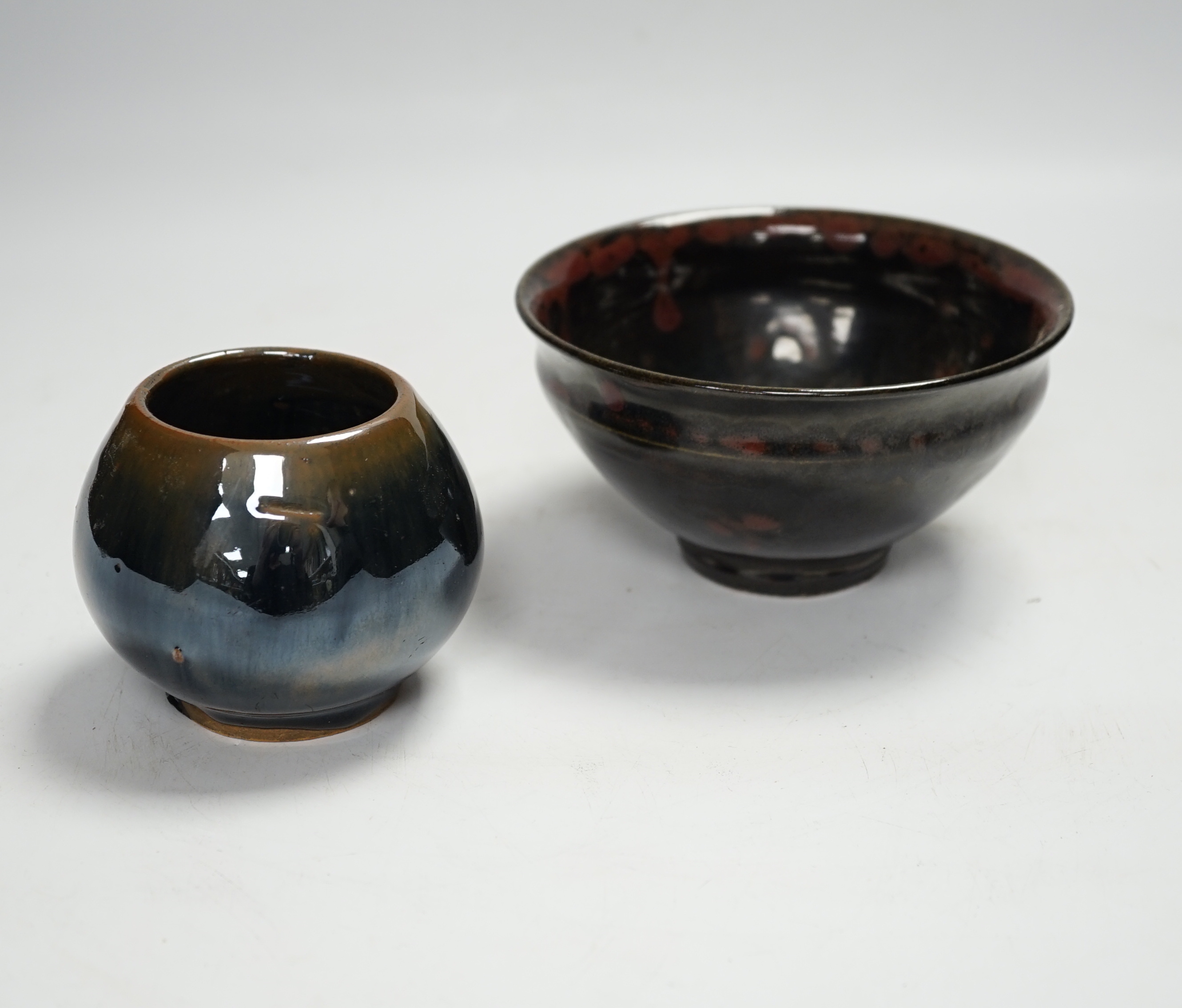 Two Chinese jizhou-style bowls, 7cm